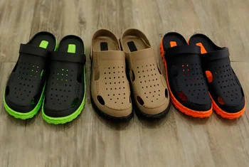Nové letní pantofle pánské jednobarevné plážové boty díra domácnosti sálová obuv zoubkovaný okraj prodyšný non-slip sole soft